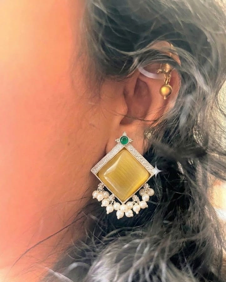 Chanchal Chakor Studs – Honey Gold Edition