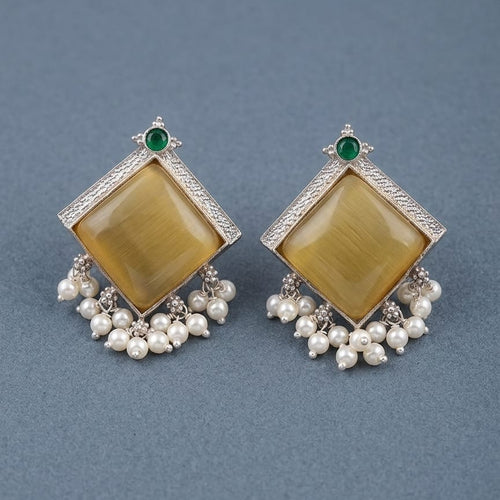 Chanchal Chakor Studs – Honey Gold Edition